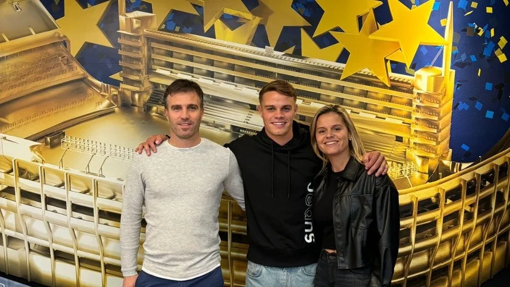 Riquelme presentó a Nacho Miramón como nuevo jugador de Boca Juniors